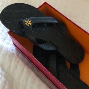 Tory Burch Monroe thong sz 9